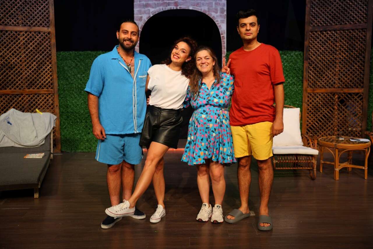 Bodrum Belediyesi Şehir Tiyatrosu Yeni Sezonu Dünya Prömiyeriyle Açtı 2